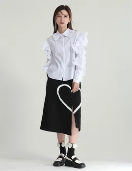 Zhongchuang Rizhen 2023 ankstyvą pavasarį, naujų dizainerių stiliaus paspaudus plisuotos atlapų baltos spalvos elegantiškas pynimas nėrinių rankovėmis marškinėliai moterims